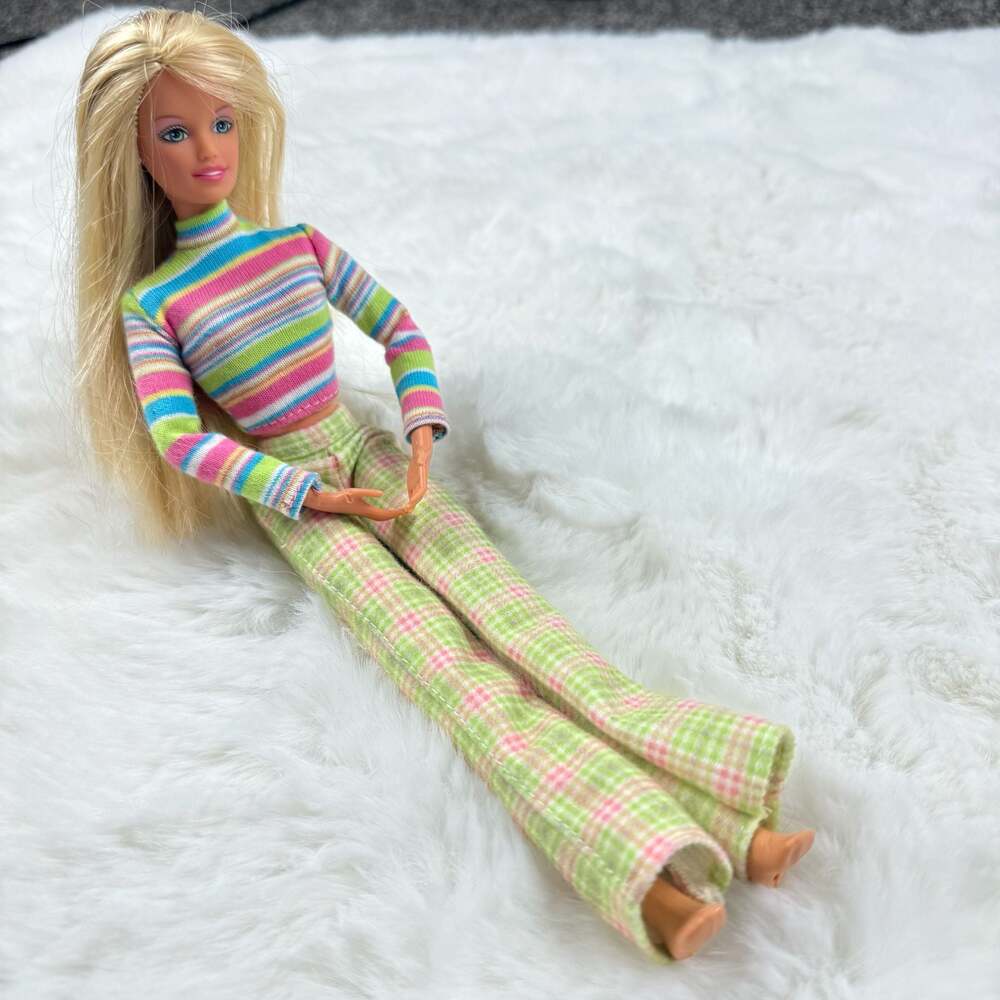 Vintage 1998 Cool Sitter Teen Skipper Doll in Original Outfit